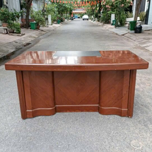 Bàn giám đốc gỗ công nghiệp hàng tồn kho, màu nâu cánh gián sang trọng