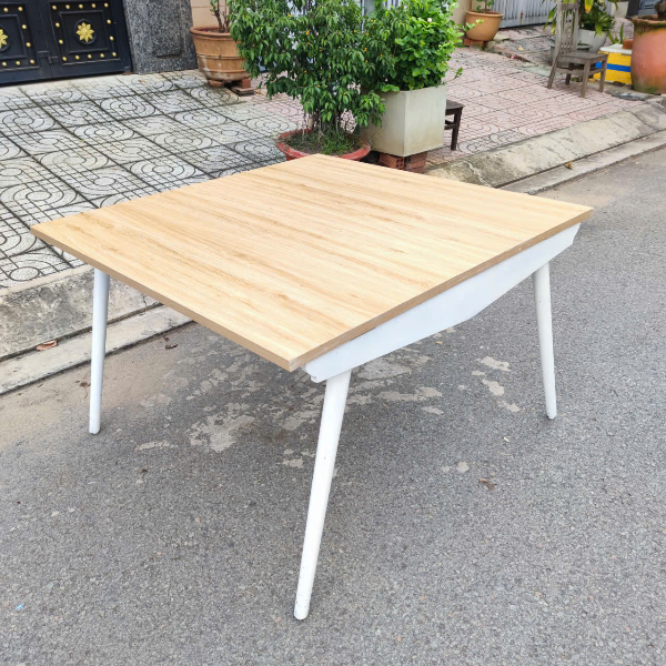 Bàn làm việc chân sắt 1m2 x 75cm thanh lý hiện đại bền đẹp