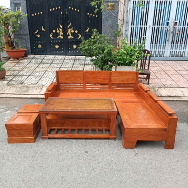 Bộ sofa gỗ chữ L kèm bàn kính và ghế đôn, kích thước lớn, gỗ tự nhiên sang trọng