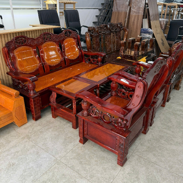 Bộ bàn ghế phòng khách gỗ tràm tự nhiên chạm khắc tinh xảo màu nâu đỏ
